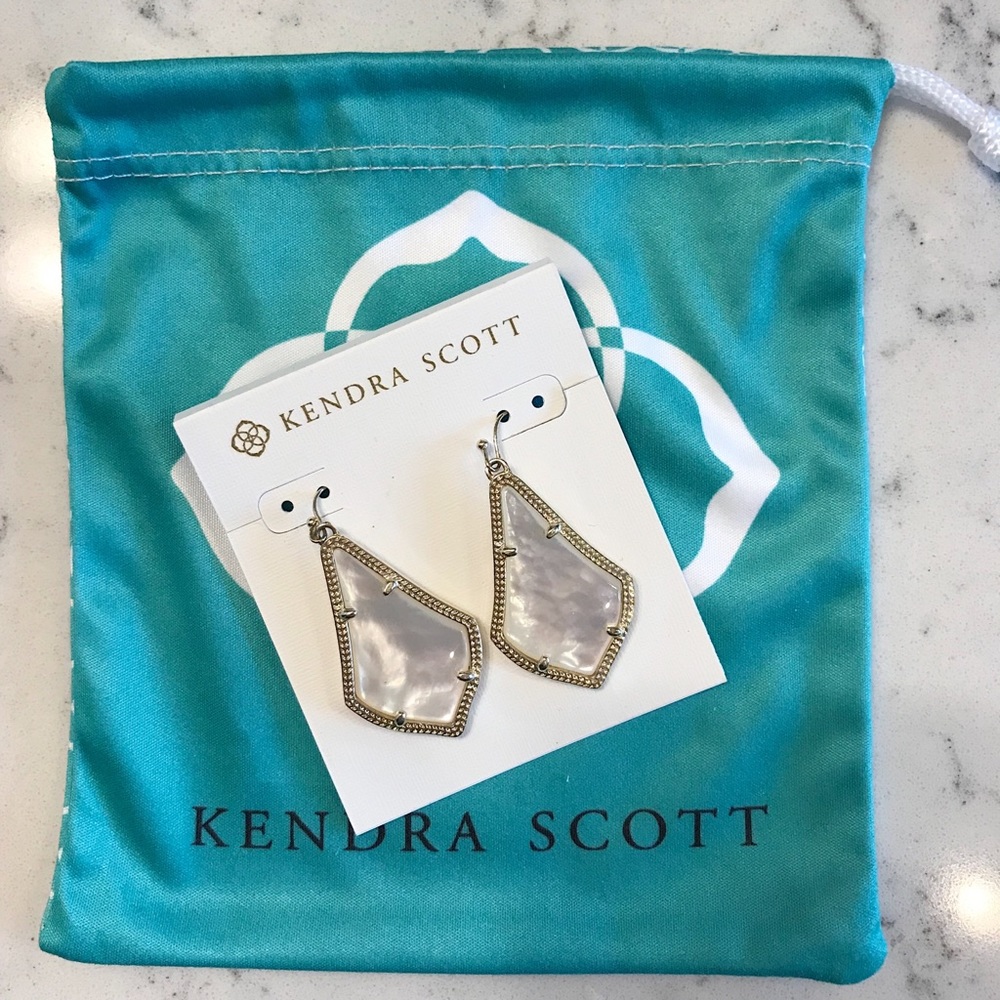 Kendra Scott earrings in Ivory Pearl